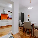 Apartment Jutro With Free Private Parking-Garage