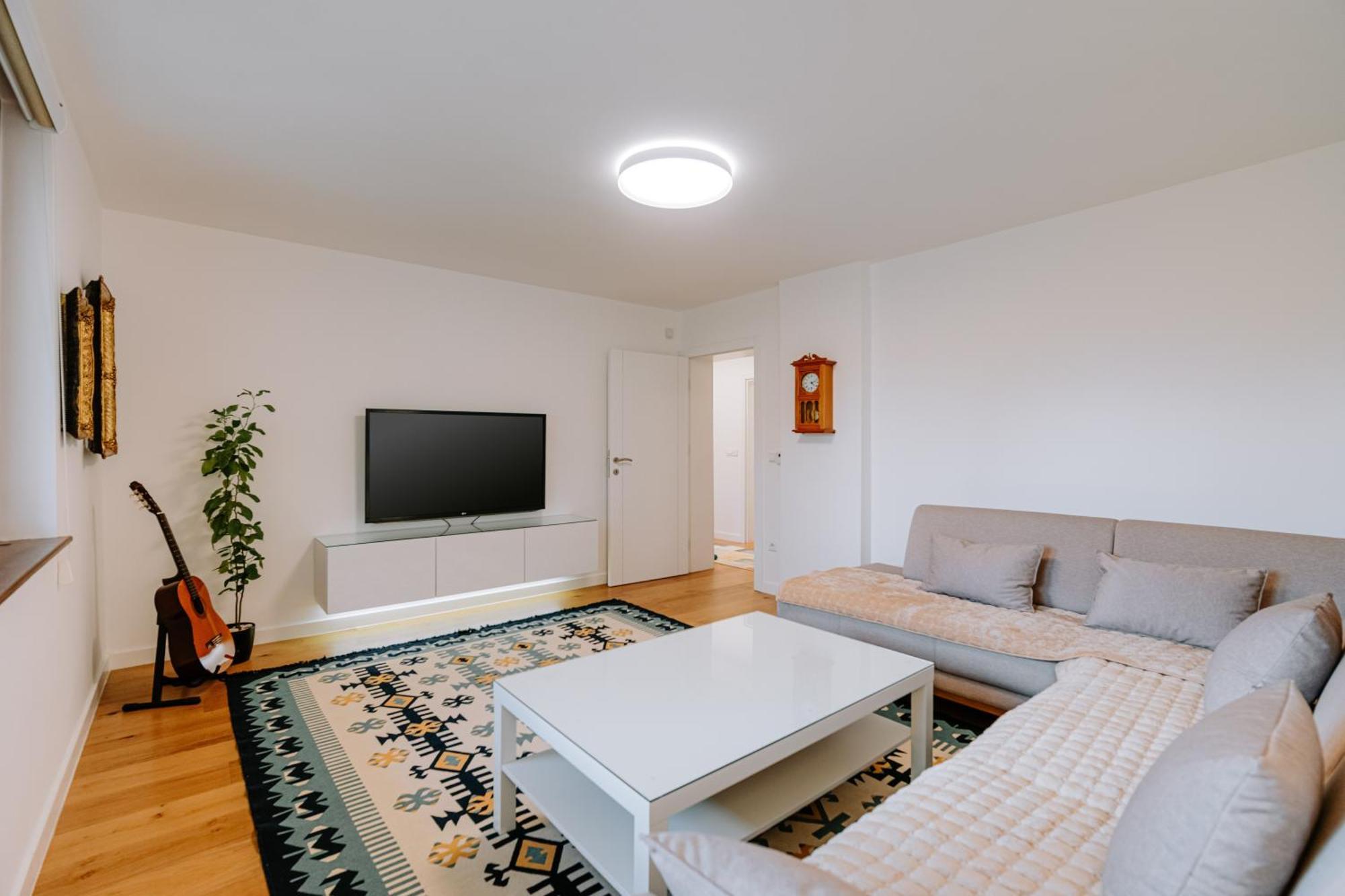 Apartment Jutro With Free Private Parking-garage *