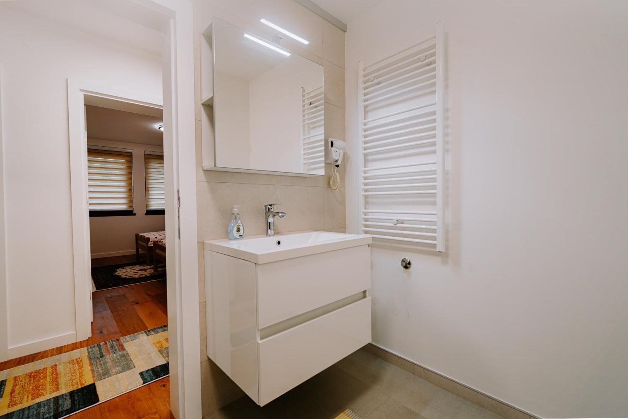 Jutro With Free Private Parking-garage Apartment Sarajevo