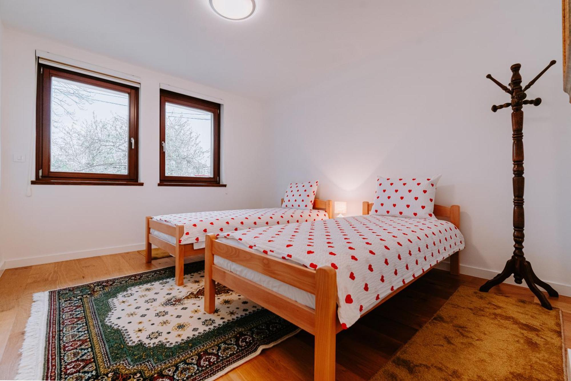 Apartment Jutro With Free Private Parking-garage *