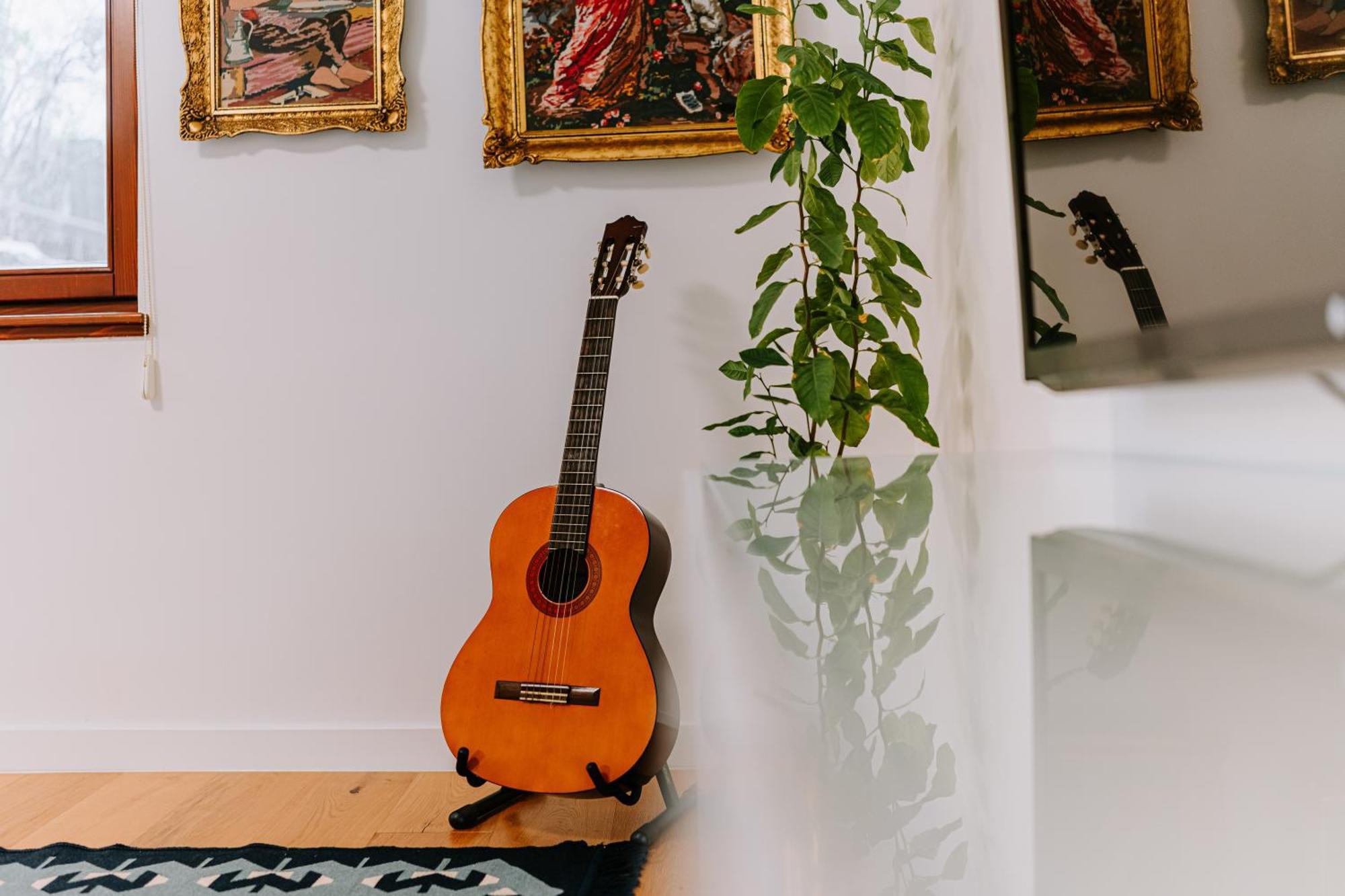 Jutro With Free Private Parking-garage Apartment *